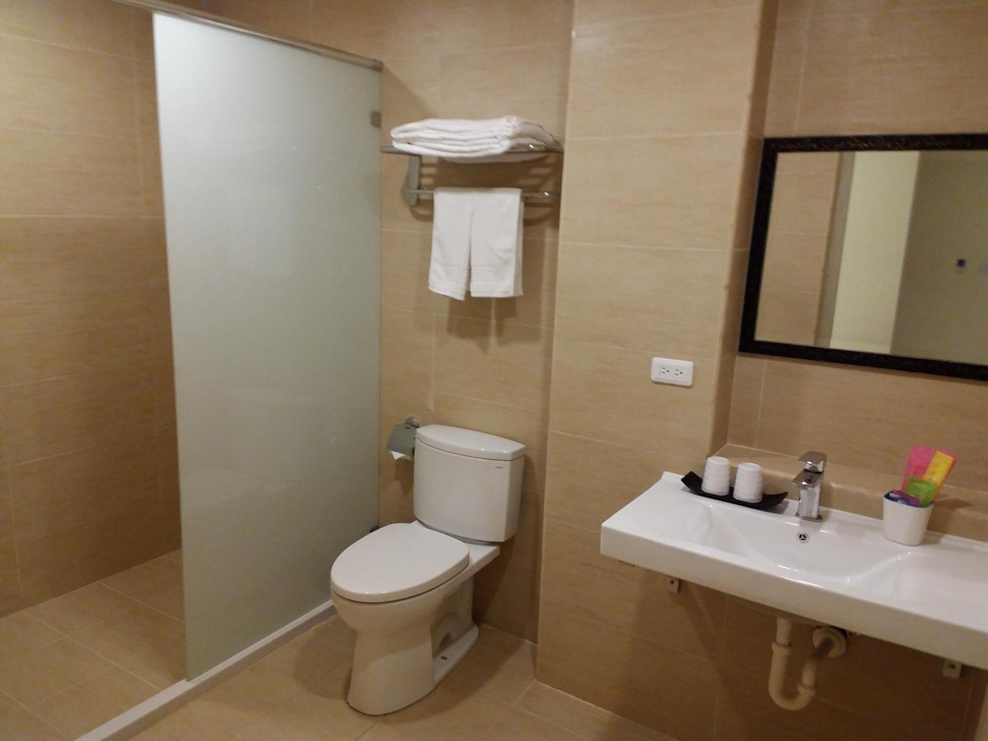M Hotel Kaohsiung Ruang foto