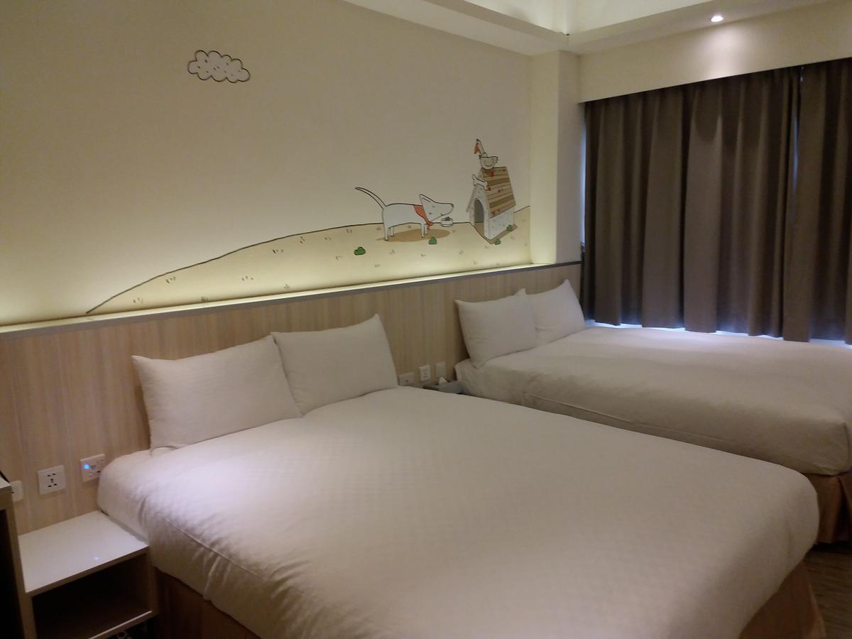 M Hotel Kaohsiung Bagian luar foto