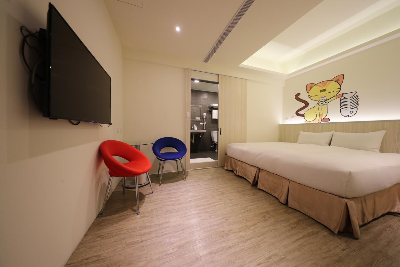 M Hotel Kaohsiung Bagian luar foto