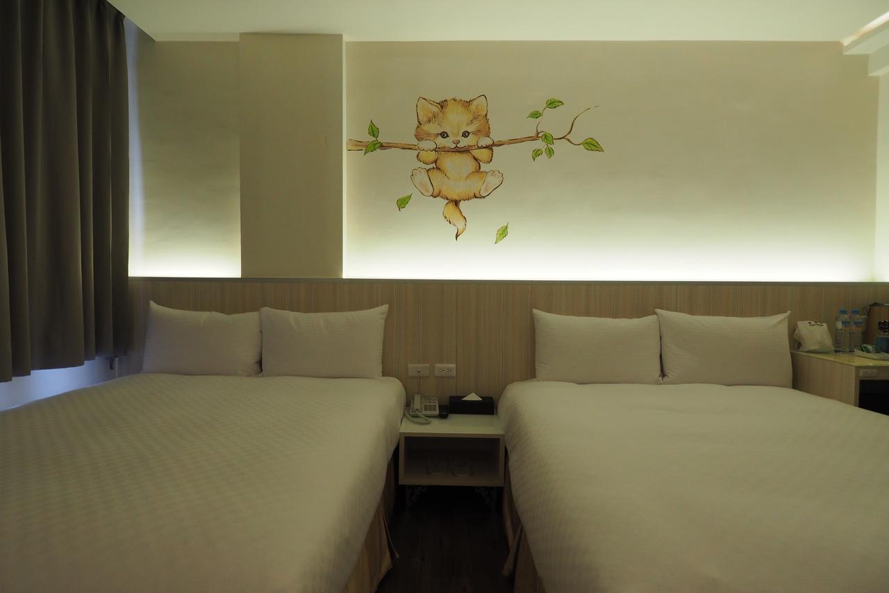 M Hotel Kaohsiung Bagian luar foto