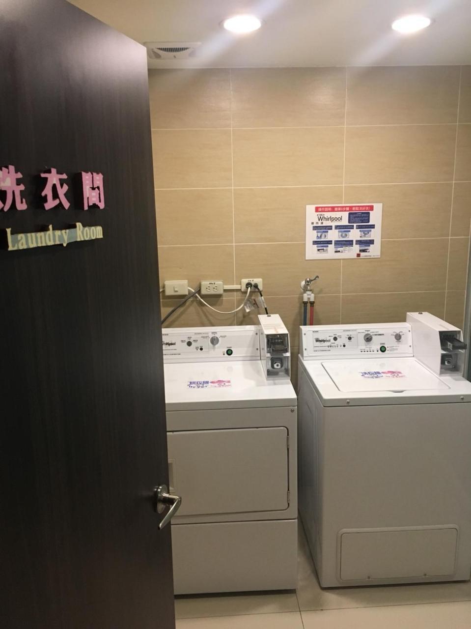 M Hotel Kaohsiung Bagian luar foto