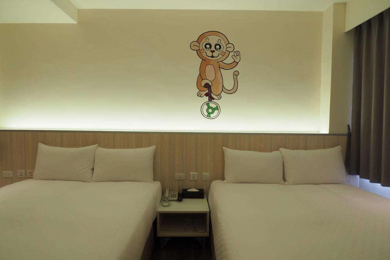 M Hotel Kaohsiung Bagian luar foto